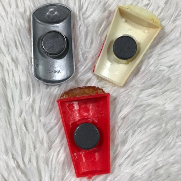 NWOT Set of 4 Vintage Coca-Cola Boys of Summer Round Tin + Refreshment Magnets - Picture 13 of 14